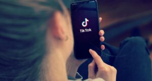 Viral Kültürün Yükselişi: TikTok Müzik Sektörünü Nasıl Değiştiriyor